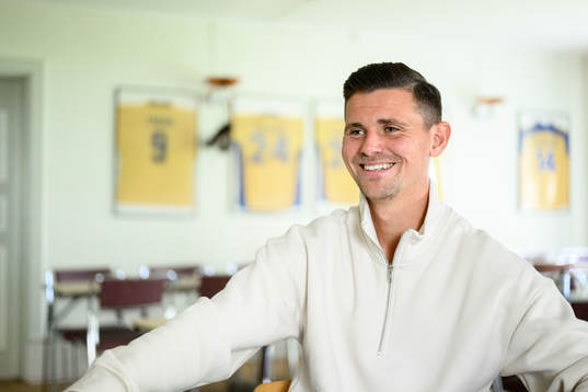 Värnamos Marcus Antonsson blir intervjuad