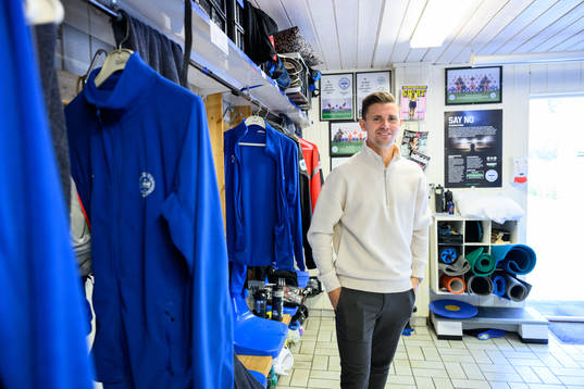 Värnamos Marcus Antonsson blir intervjuad