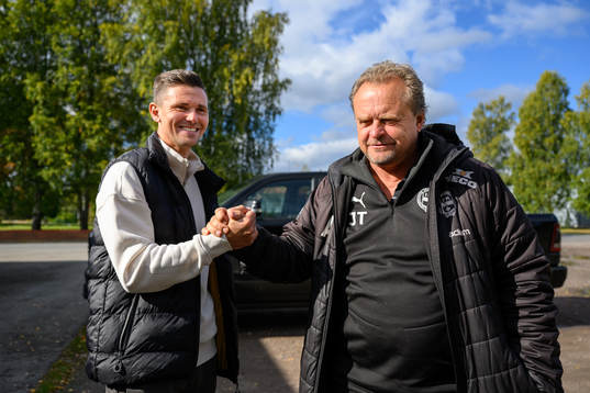Värnamos Marcus Antonsson och assisterande tränare Jonas