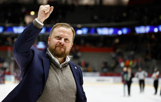 Linköpings tränare Klas Östman jublar