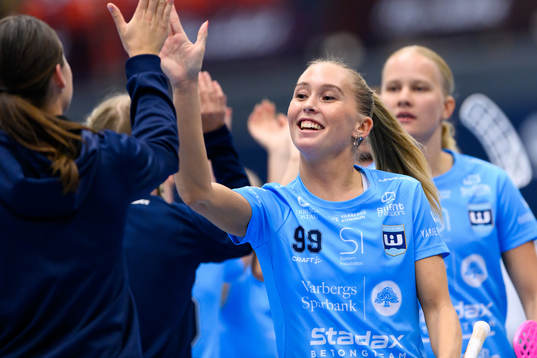Warbergs Louise Hedqvist jublar