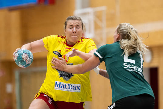 Tyresös Olivia Svalstedt mot Helsingborgs Moa Lindén