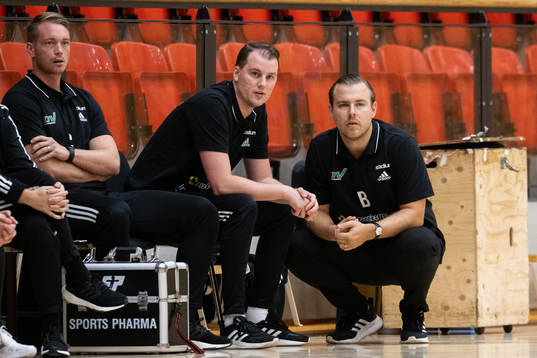 Helsingborgs tränare Fredrik Björkman och assisterande