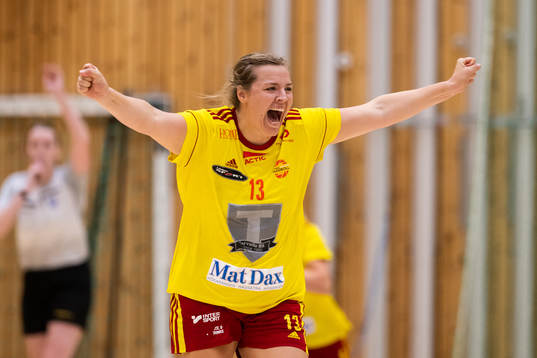 Olivia Svalstedt jublar