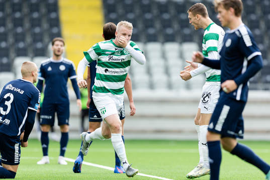 Västerås SKs Simon Johansson jublar