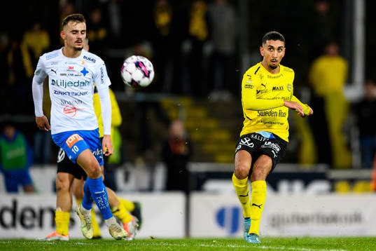Värnamos Ajdin Zeljkovic och Mjällbys Amir Al-Ammari