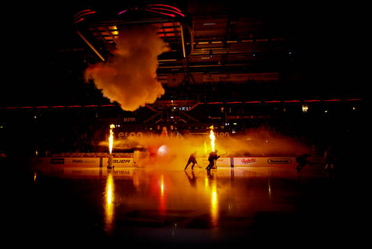 Örebro hockey gör entre genom Örebro slott