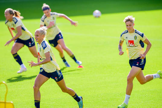 Nathalie Björn and Lina Hurtig of the Swedish women's