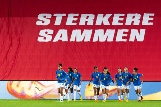 Beatriz Zaneratto of Brazil celebrates with teammates