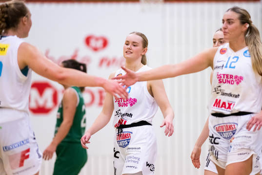 Östersunds Elsa Svensson jublar