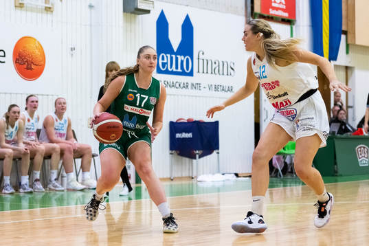 Eos Julia Strachan