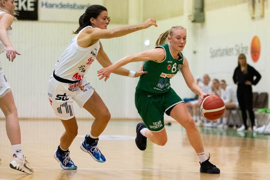 Eos Anna Seilund och Östersunds Gaby Brown