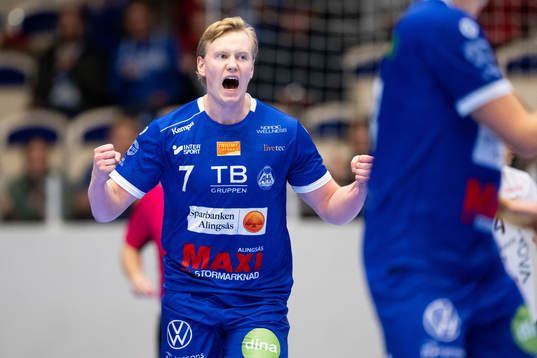 Alingsås Adam Jöhnsson jublar