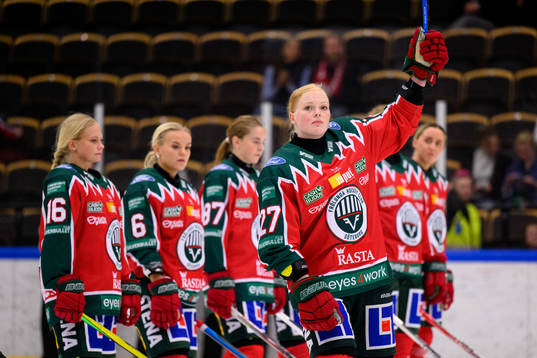Frölundas Linnea Pettersson Dove vid lineup innan