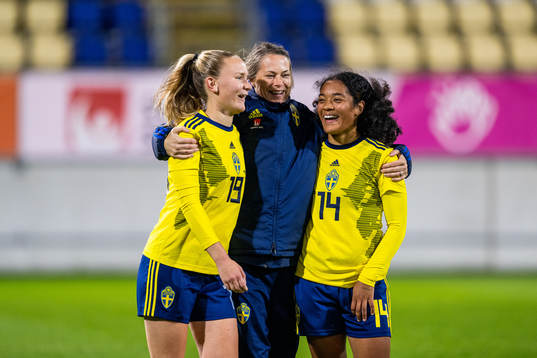 Matilda Vinberg, assistant coach Johanna Almgren and
