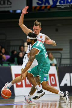 Uppsalas Viktor Gaddefors och Södertäljes Corban Collins