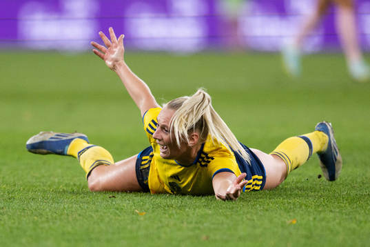 Stina Blackstenius of Sweden reacts