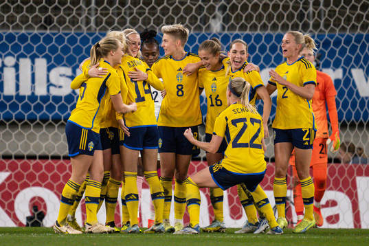 Amanda Ilestedt of Sweden celebrate with teammates