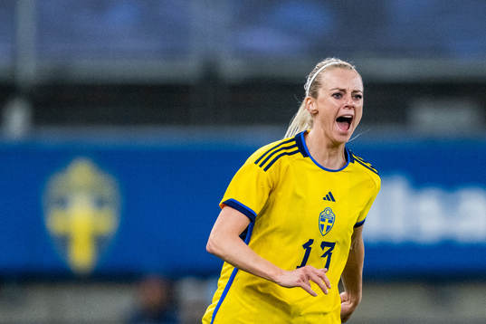 Amanda Ilestedt of Sweden reacts