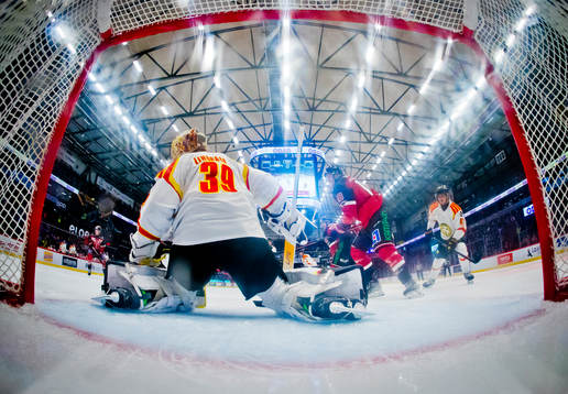 Brynäs målvakt Anders Lindbäck och Örebros Rodrigo Abols