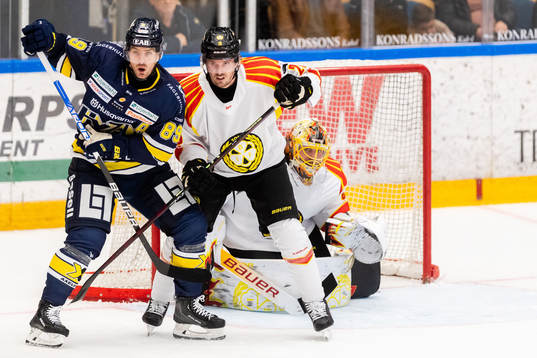 HV71s Mikkel Bödker och Brynäs Johannes Kinnvall