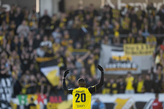 Häckens Blair Sebastian Turgott jublar