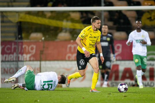 Hammarbys Pavle Vagic och Mjällbys Ivan Kricak