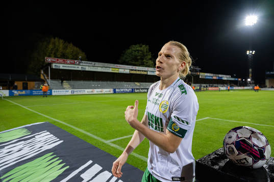 Hammarbys Gustav Ludwigson jublar