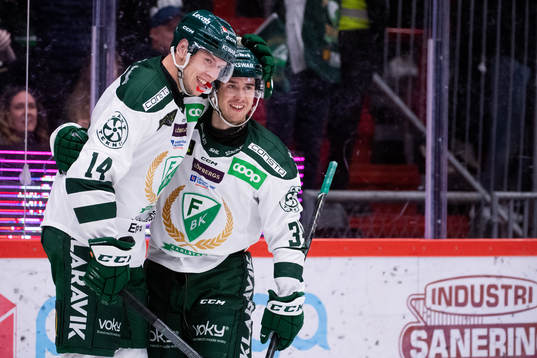 Färjestads Victor Ejdsell och Michael Lindqvist jublar