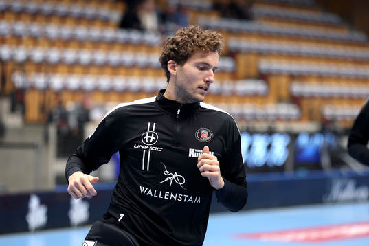 Pixbos målvakt Jon Hedlund innan innebandymatchen i