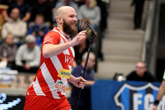Pixbos Martin Östholm jublar