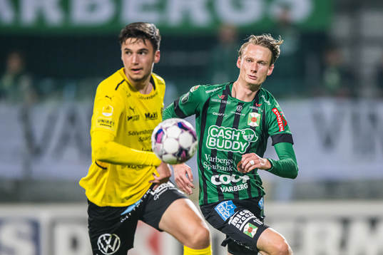 Mjällbys Noah Eile och Varbergs Alexander Johansson