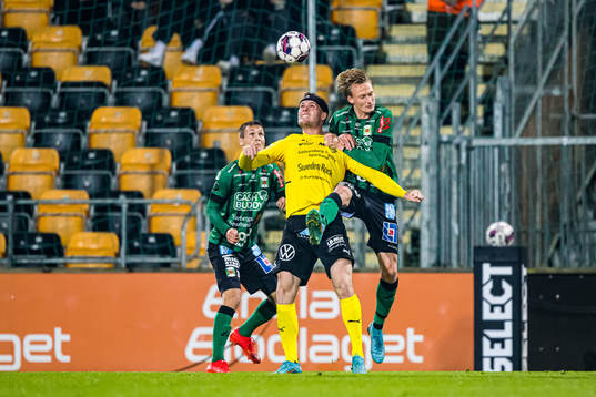 Mjällbys Jacob Bergström och Varbergs Alexander Johansson