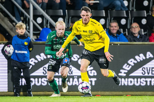 Mjällbys Noah Persson och Varbergs Andre Boman