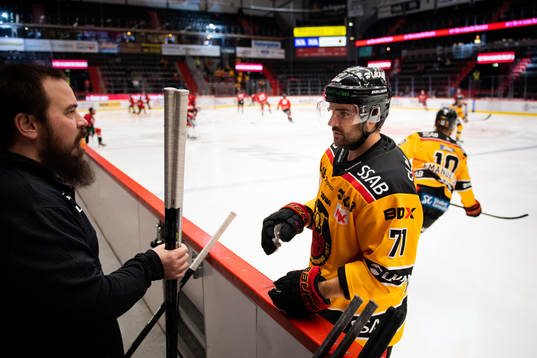 Luleås Materialförvaltare Joel Lundqvist och Linus