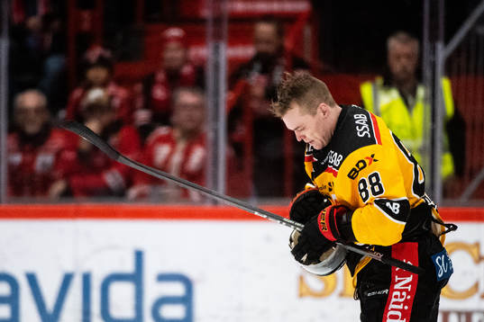 Luleås Joonas Rask blir utvisad