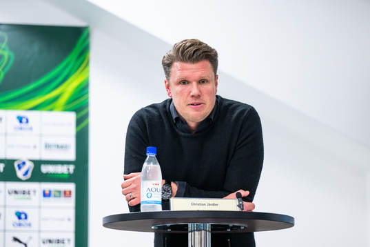 Örebros tränare Christian Järdler på presskonferensen