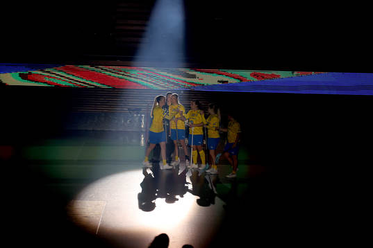 Intro innan Damlandslagets innebandymatch mellan Sverige