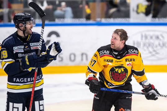 HV71s Sam Vigneault och Luleås Leo Komarov