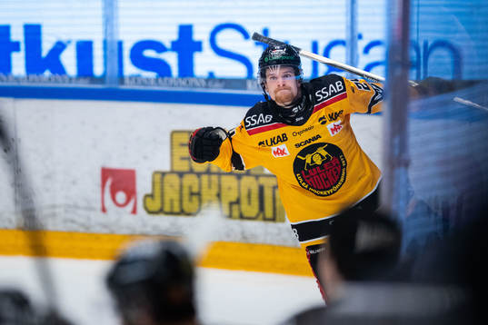 Luleås Brendan Shinnimin jublar