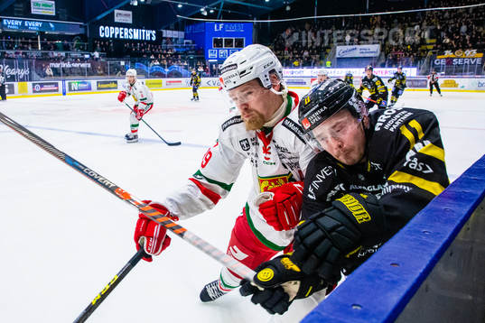 Moras Kristoffer Gunnarsson och Västerås Anton Svensson