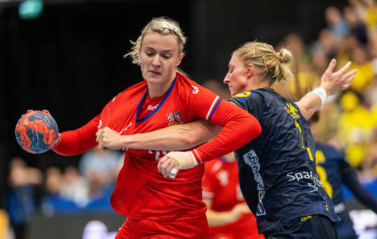 Veronika Andryskova of the Czech Republic and Linn Blohm of