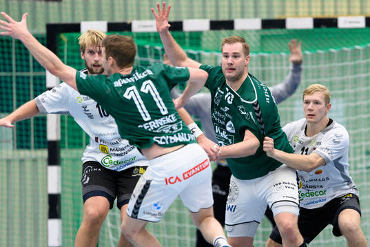 Varbergs Jacob Friberg och Skånelas Fabian Lindholm