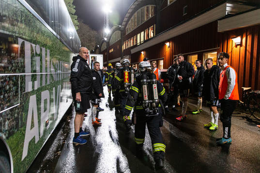 Brandkåren anländer