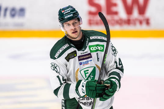 Färjestads Victor Ejdsell  jublar