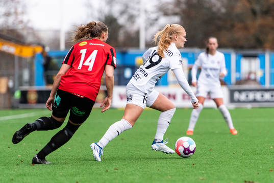 Brommapojkarnas Frida Thörnqvist och FC Rosengårds Sofie