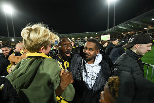 Häckens Blair Sebastian Turgott jublar