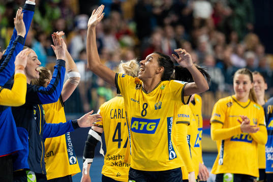 Jamina Roberts of Sweden celebrates