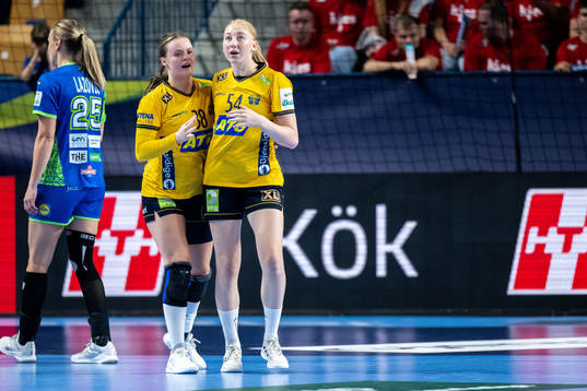 Elin Hansson and Tyra Axnér of Sweden