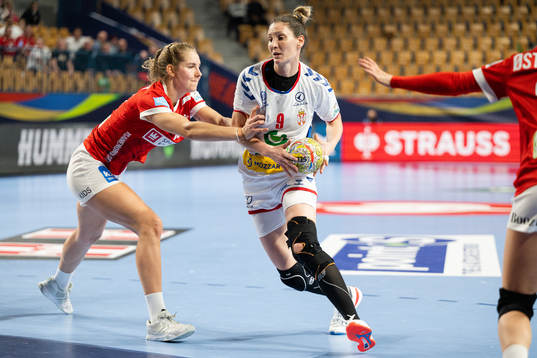 Mette Tranborg of Denmark and Jelena Lavko of Serbia